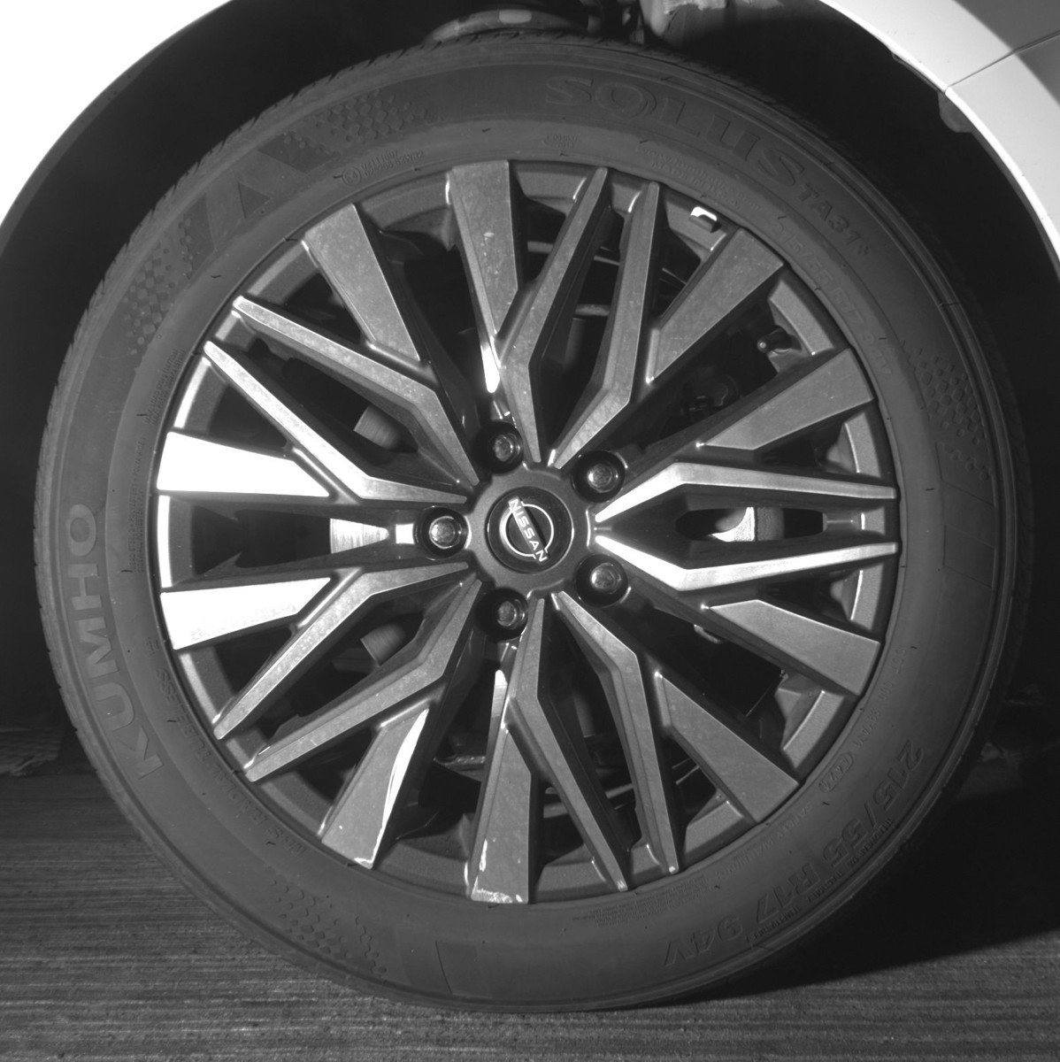 Used 2025 Nissan Altima 2.5 SV FWD image 13