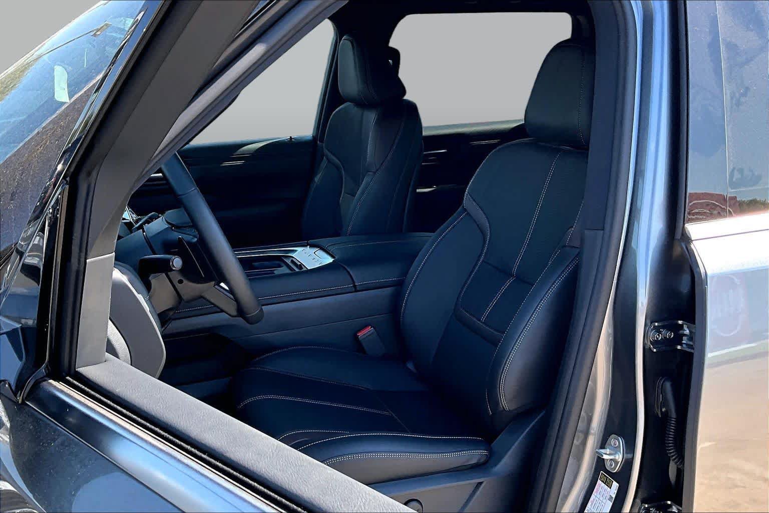 New 2027 Nissan Armada SL RWD image 16