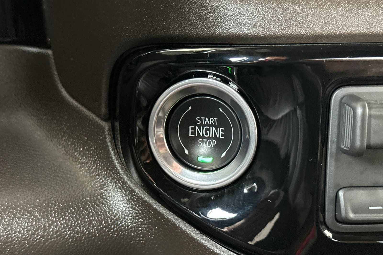 Certified 2026 GMC Sierra 1500 SLT RWD image 29