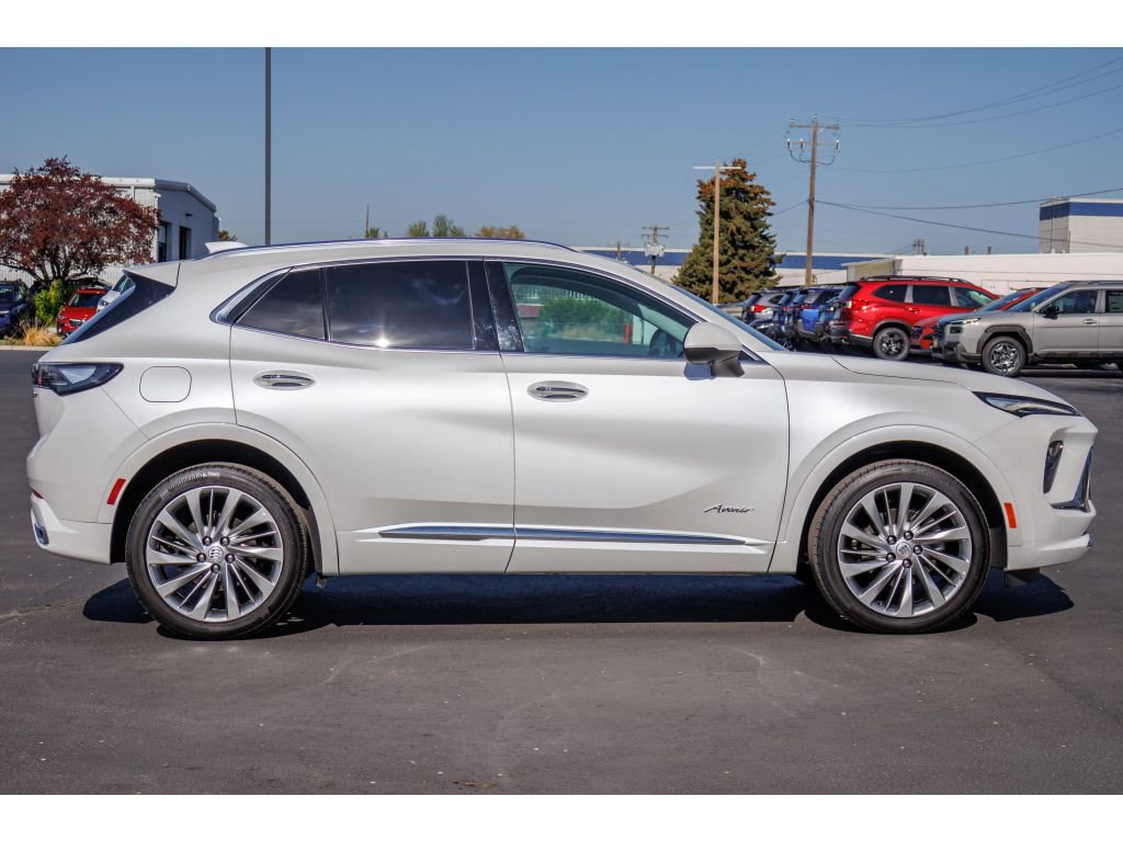 Used 2024 Buick Envision Avenir AWD/4WD image 2