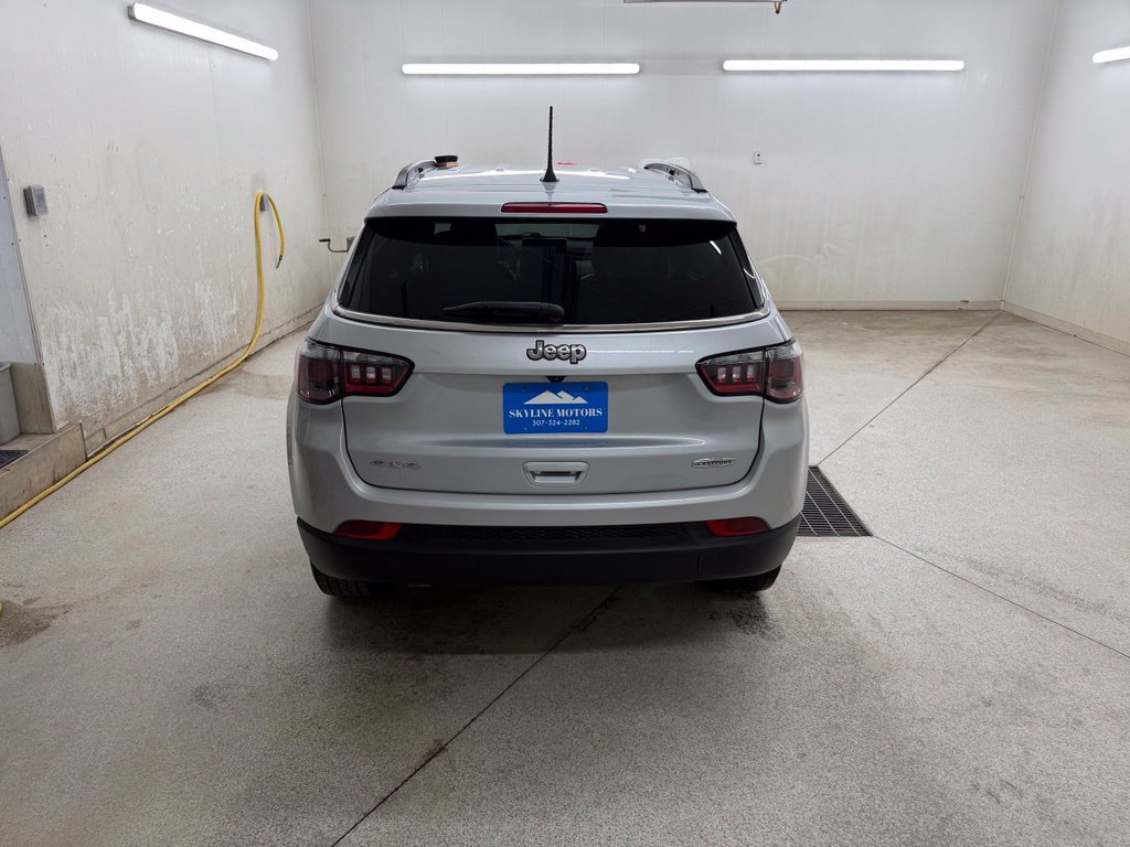 Used 2024 Jeep Compass Latitude AWD/4WD image 5