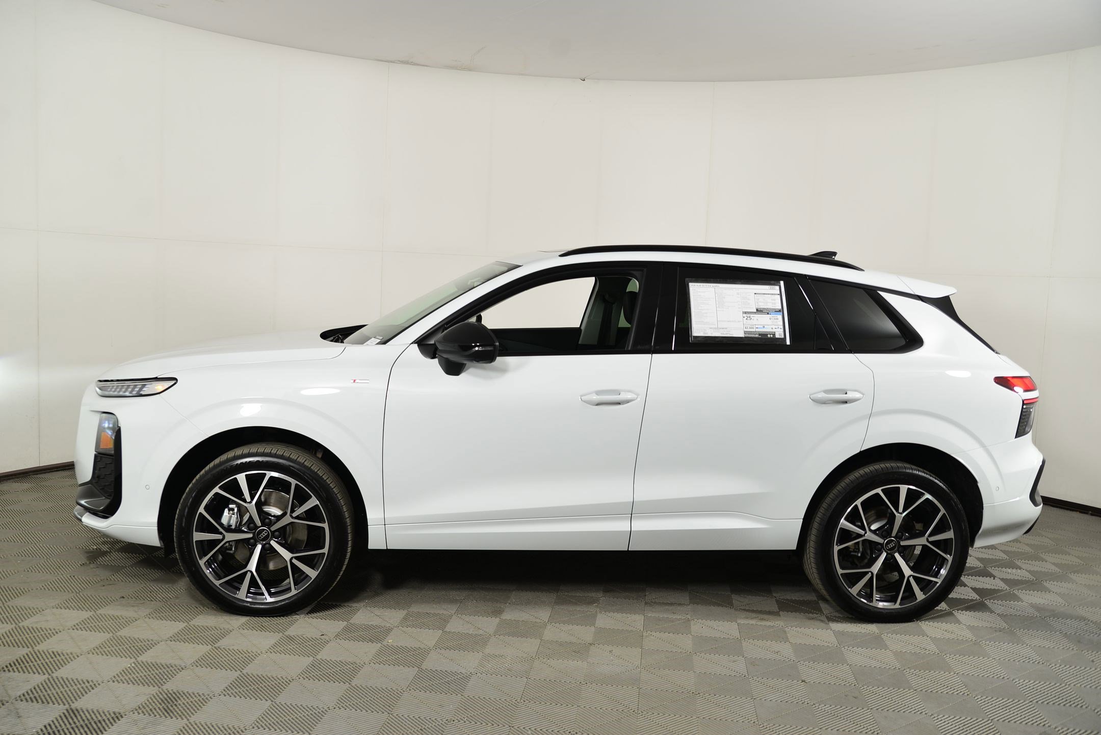 New 2026 Audi Q3 quattro 2.0T image 2