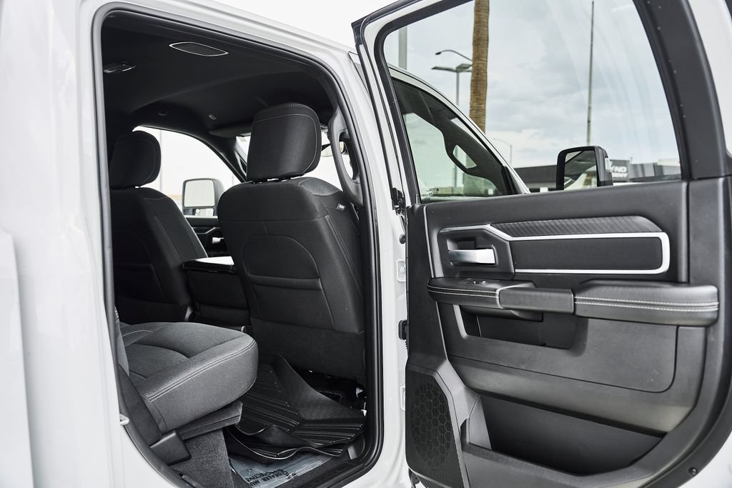 Used 2025 RAM 2500 Big Horn AWD/4WD image 11