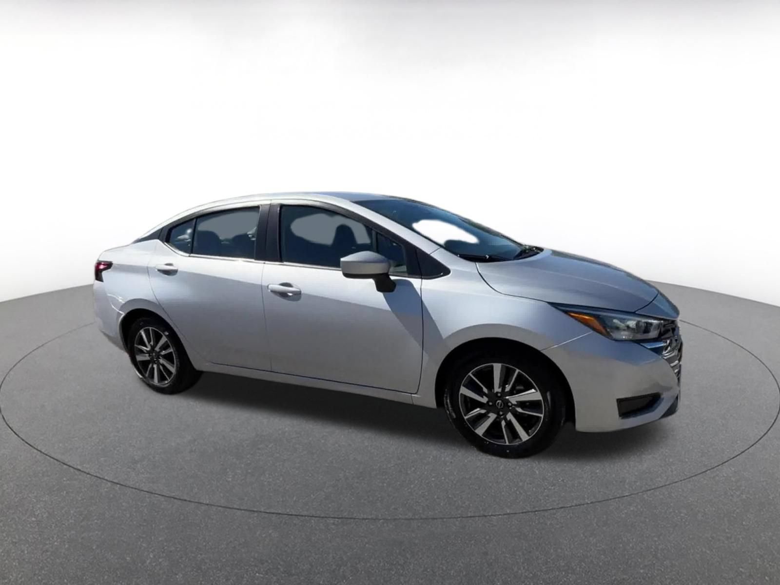 Used 2025 Nissan Versa SV FWD video 2