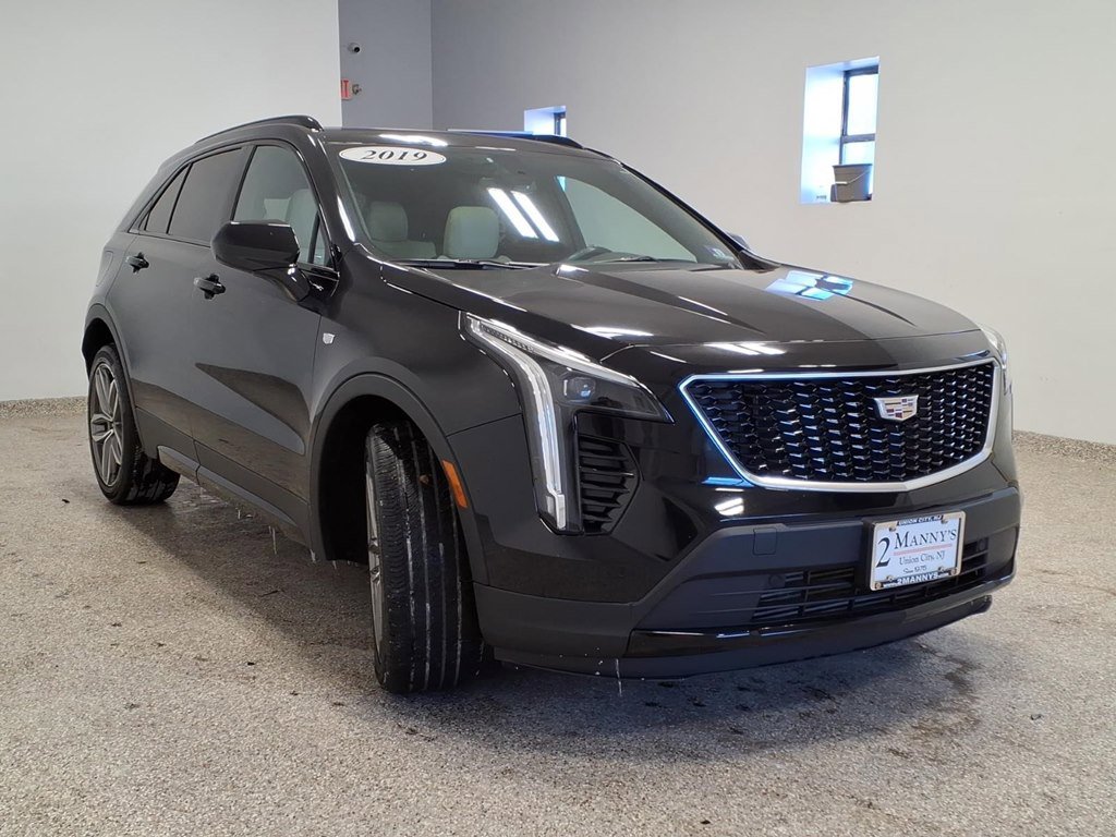 Used 2019 Cadillac XT4 Sport image 3