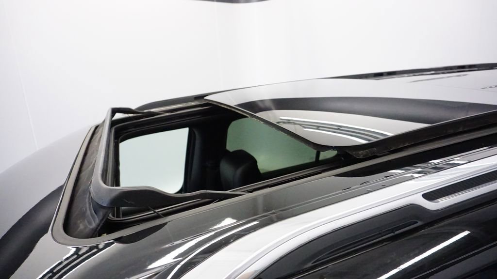 Used 2023 Jeep Wagoneer Series III w/ Premium Group I image 33