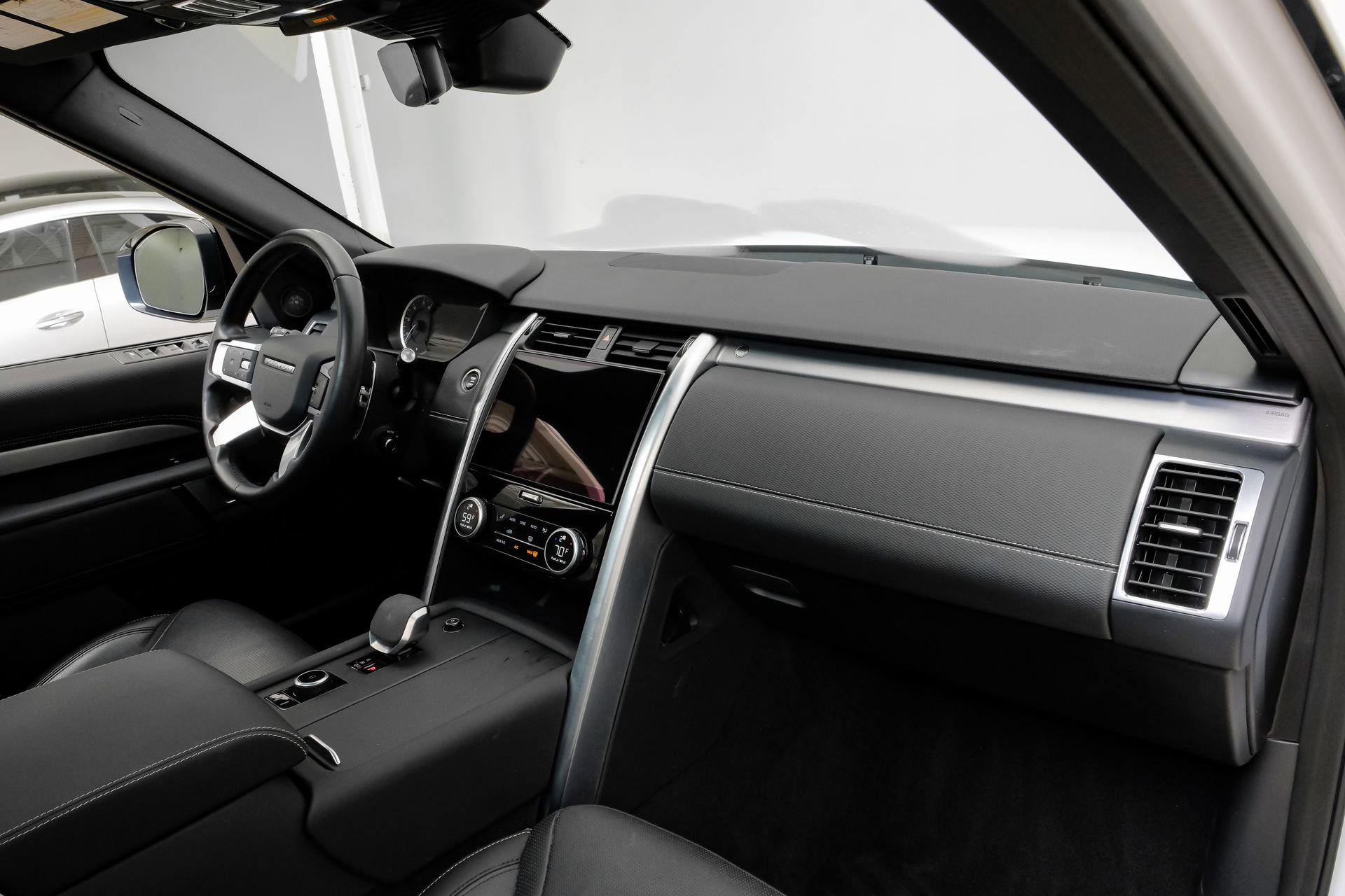 Used 2023 Land Rover Discovery S R-Dynamic image 17