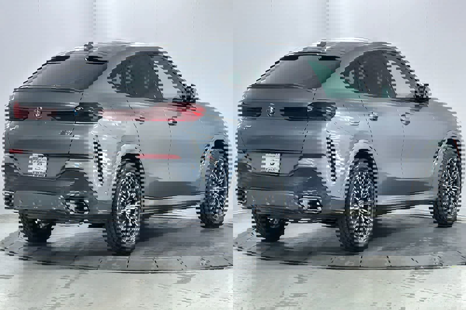 Used 2024 BMW X6 xDrive40i w/ Premium Package image 2