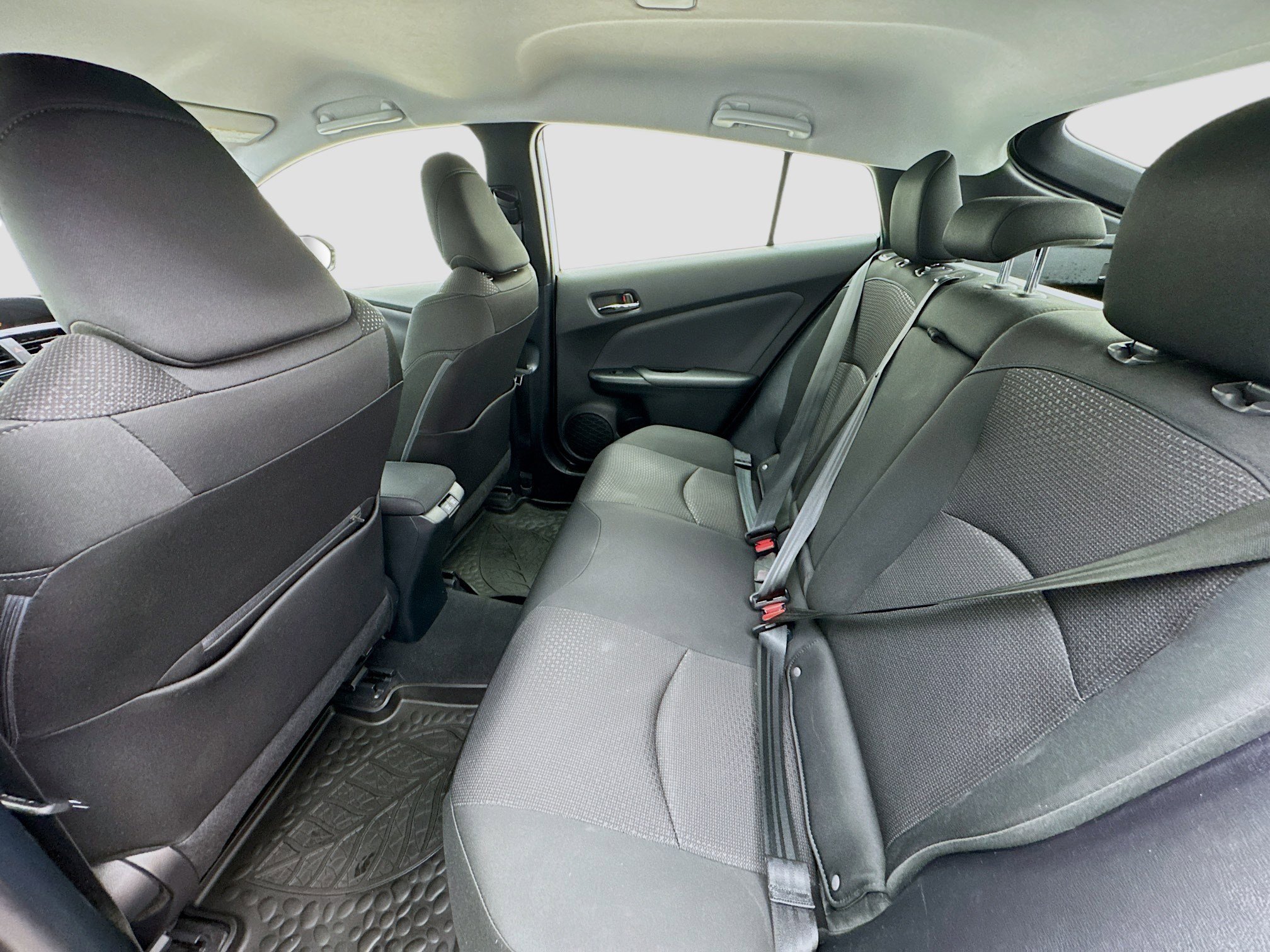 Used 2019 Toyota Prius L Eco image 15