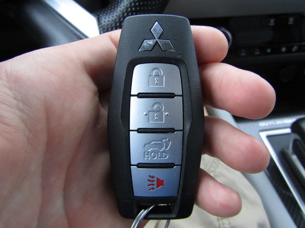 Used 2024 Mitsubishi Outlander SEL image 39