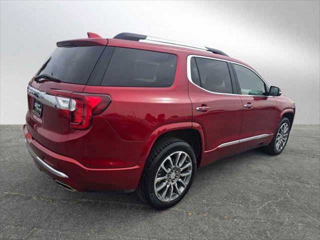 Used 2023 GMC Acadia Denali image 3