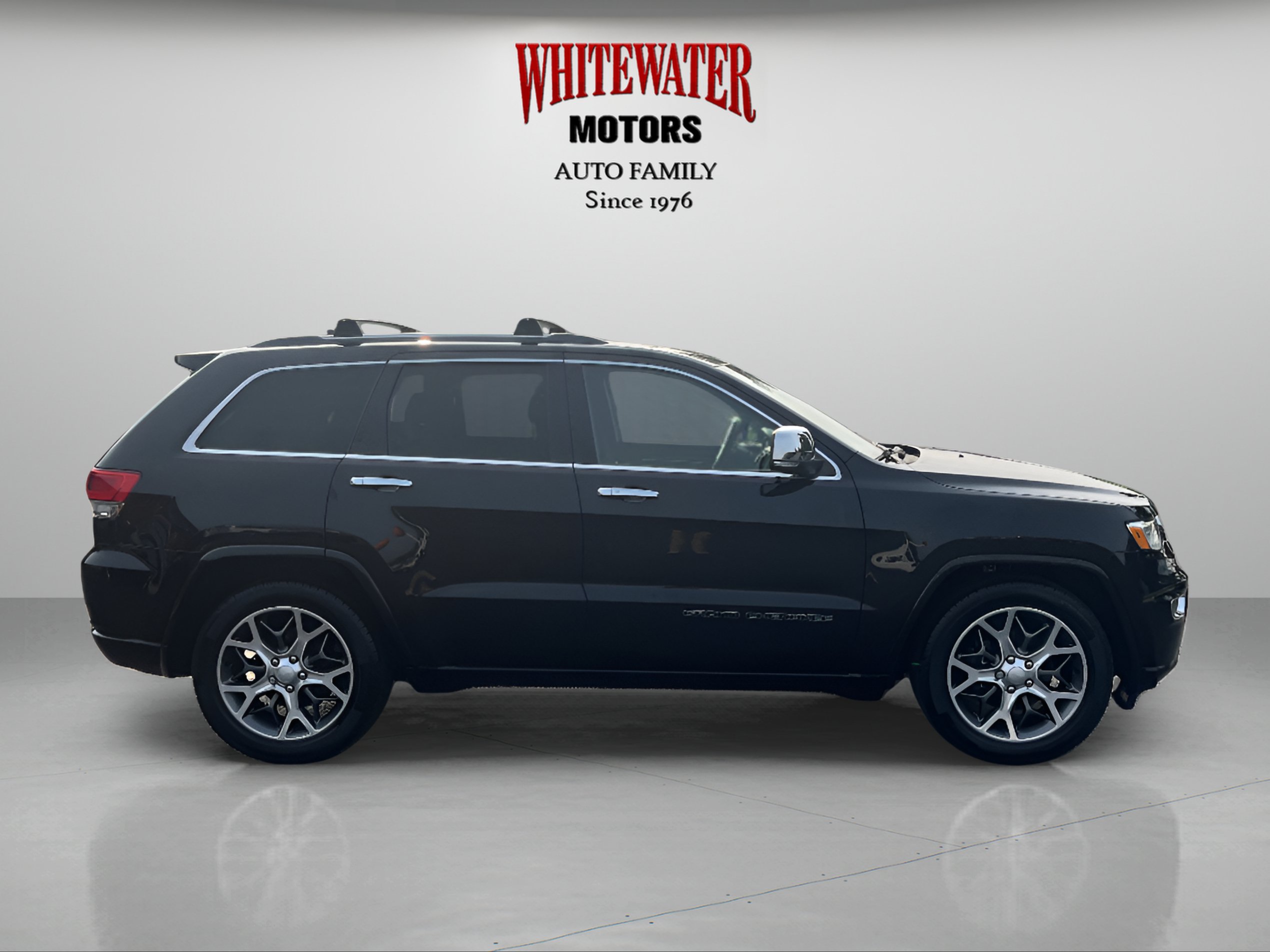 Used 2020 Jeep Grand Cherokee Overland AWD/4WD image 6