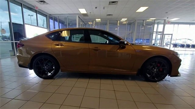 Used 2023 Acura TLX Type S image 9