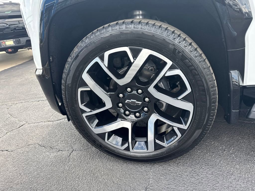 New 2024 Chevrolet Silverado EV RST AWD/4WD image 12