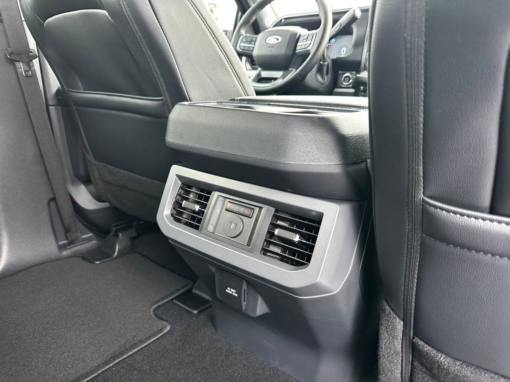 New 2026 Ford F250 Lariat w/ Black Appearance Package image 55