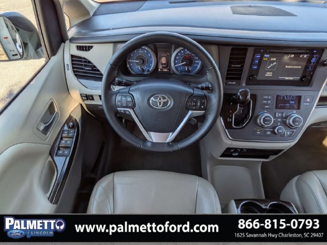Used 2016 Toyota Sienna XLE FWD image 16