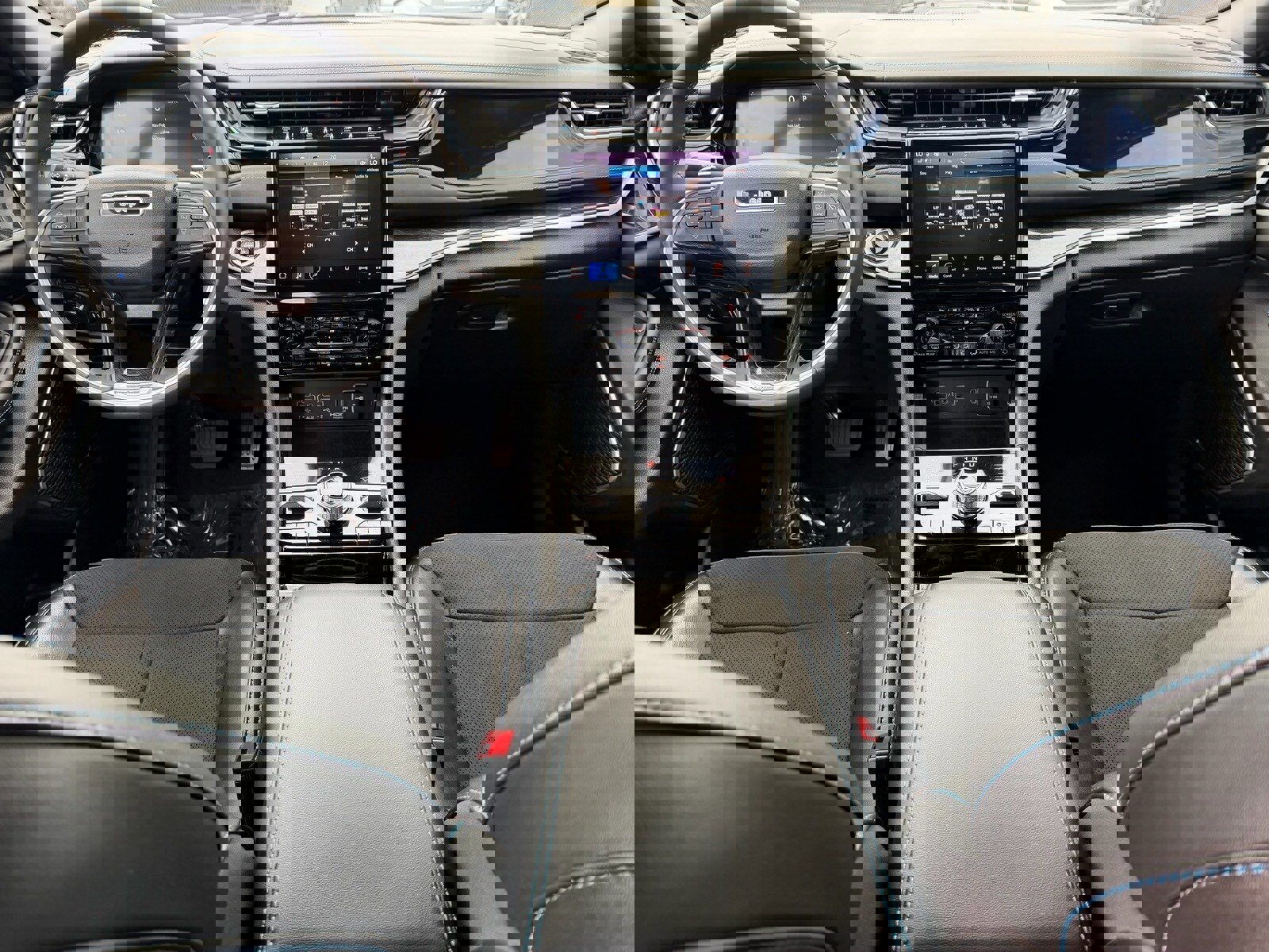 Used 2022 Jeep Grand Cherokee Trailhawk w/ Advanced Protech Group II image 20