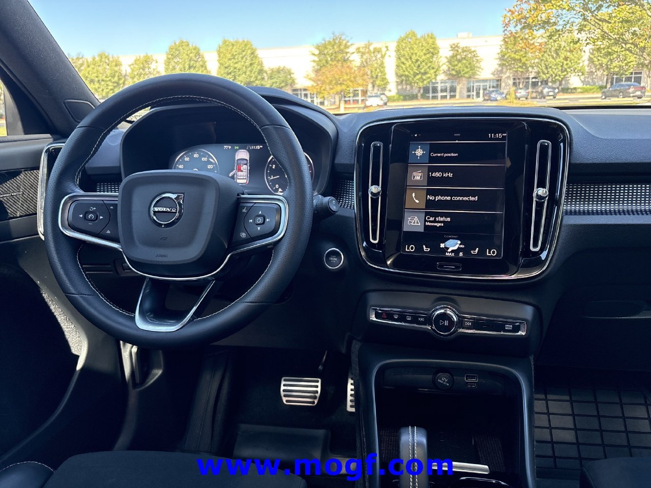 Used 2021 Volvo XC40 T4 R-Design w/ Advanced Package FWD image 3