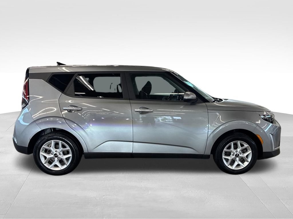 Certified 2023 Kia Soul LX w/ Option Group 015 FWD image 7