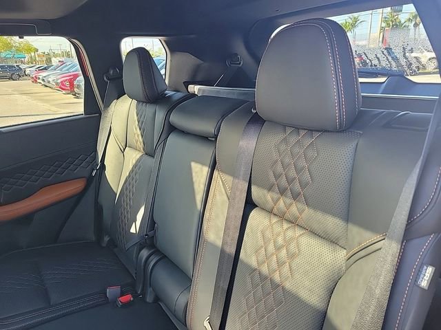 New 2025 Mitsubishi Outlander SEL image 12