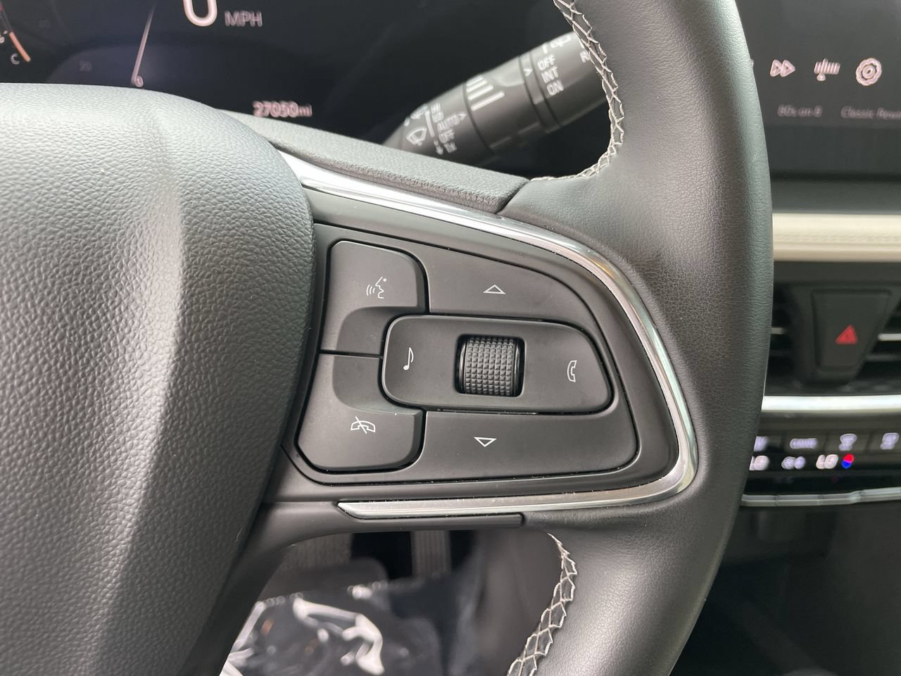 Used 2024 Buick Encore GX Avenir w/ Avenir Convenience Package AWD/4WD image 29