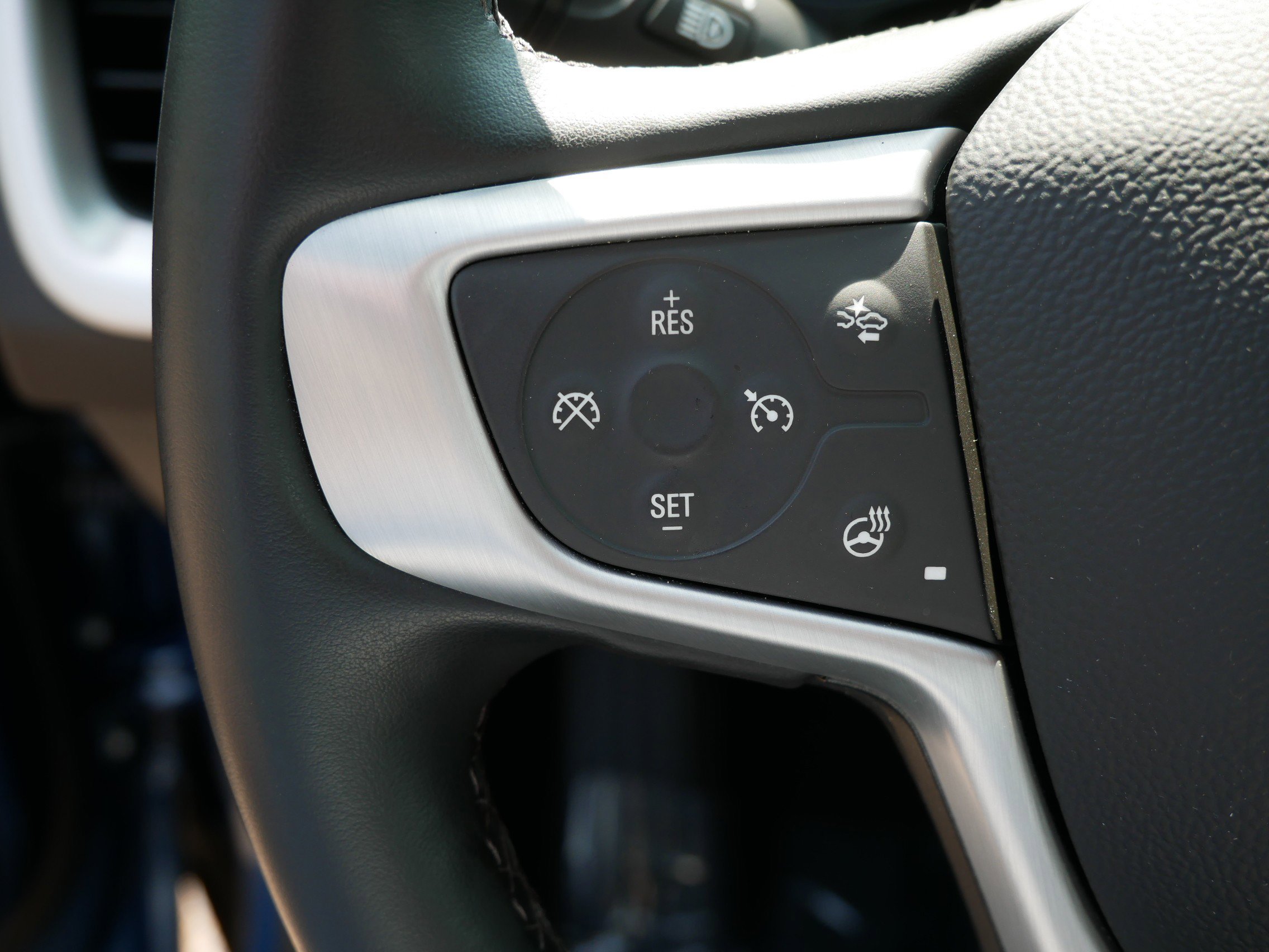 Used 2024 GMC Terrain SLT w/ Infotainment Package II image 19