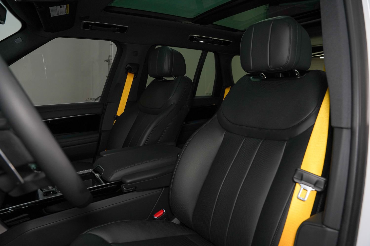 Used 2025 Land Rover Range Rover SE image 48
