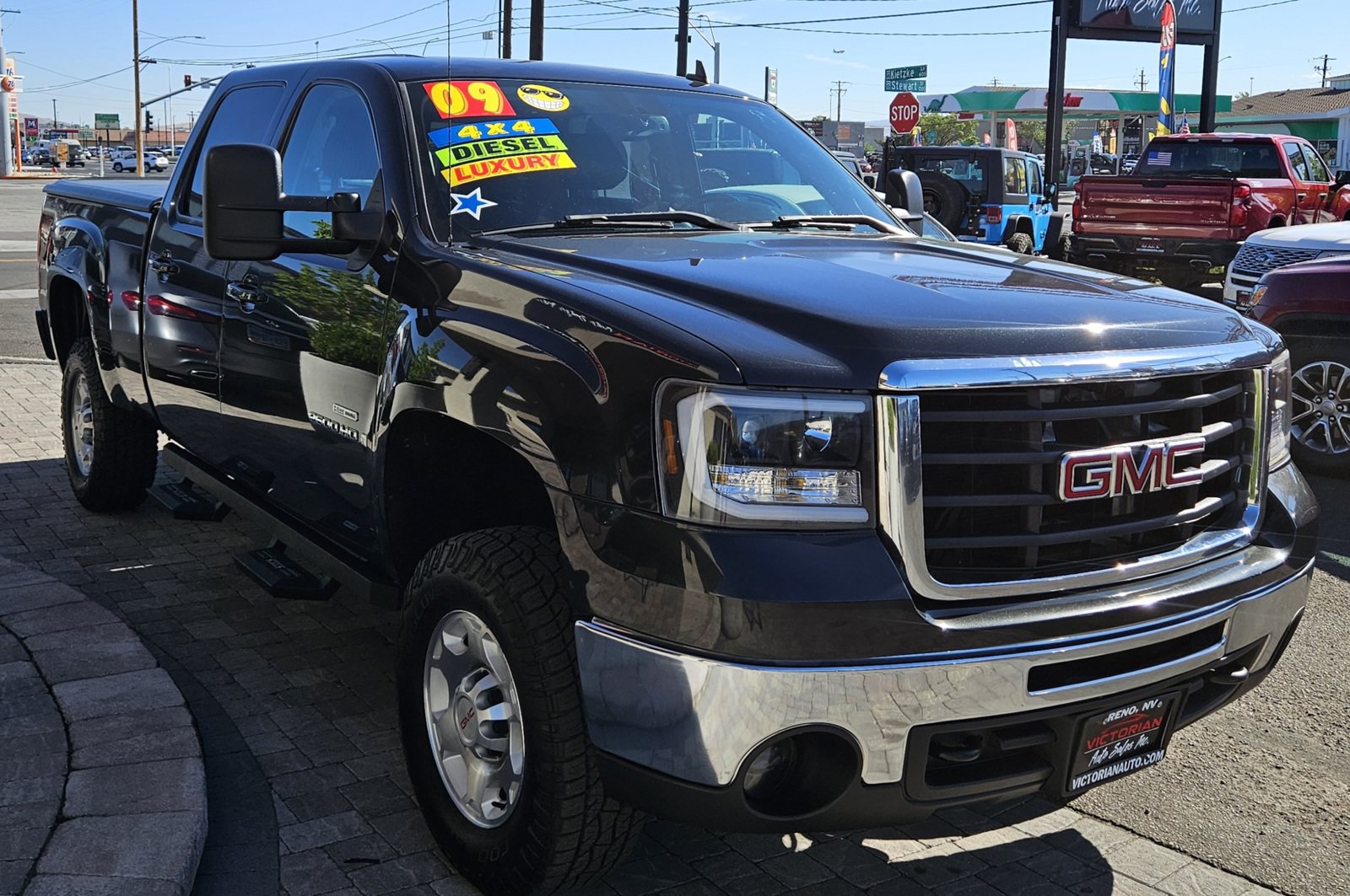 Used 2009 GMC Sierra 2500 SLT w/ SLT Convenience Package AWD/4WD image 2