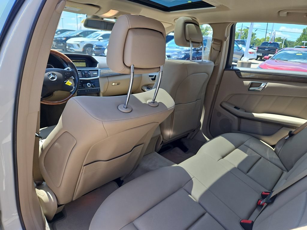 Used 2010 Mercedes-Benz E 350 4MATIC Sedan image 13