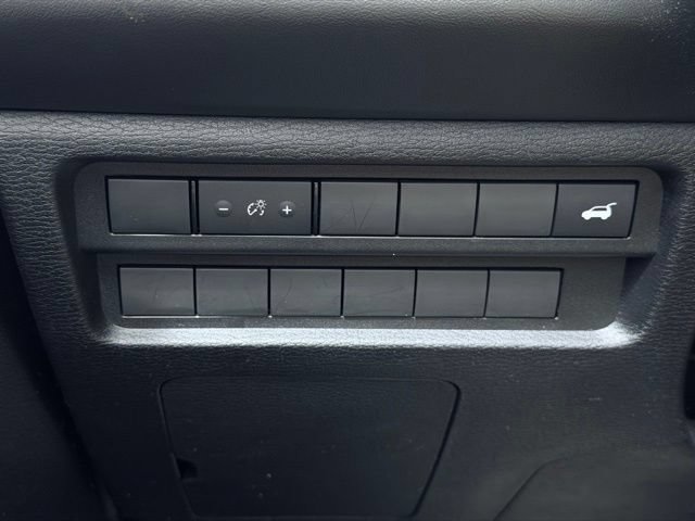 Used 2025 Mitsubishi Outlander SE AWD/4WD image 36