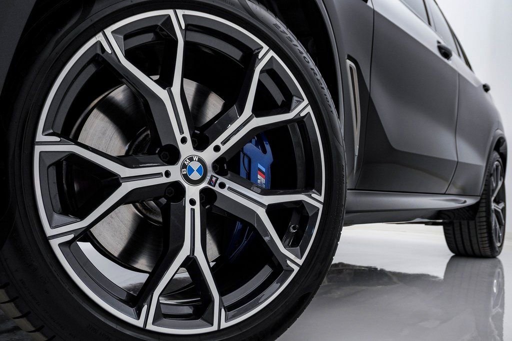 Used 2020 BMW X5 M50i w/ Executive Package image 5