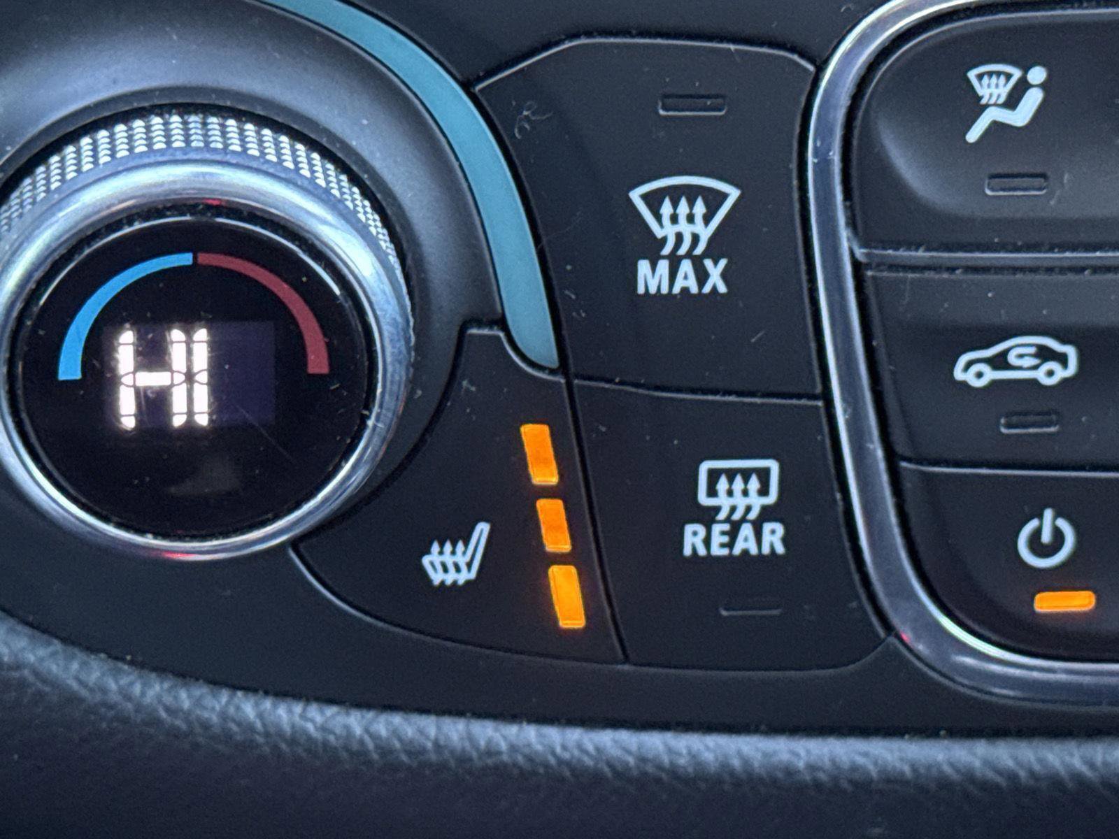 Used 2021 Chevrolet Equinox LT AWD/4WD image 18