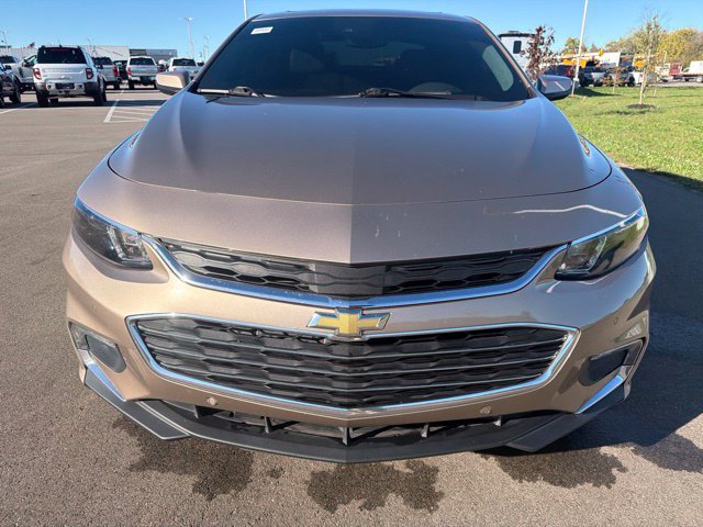 Used 2018 Chevrolet Malibu Premier w/ Premier Sun and Wheel Package FWD image 3