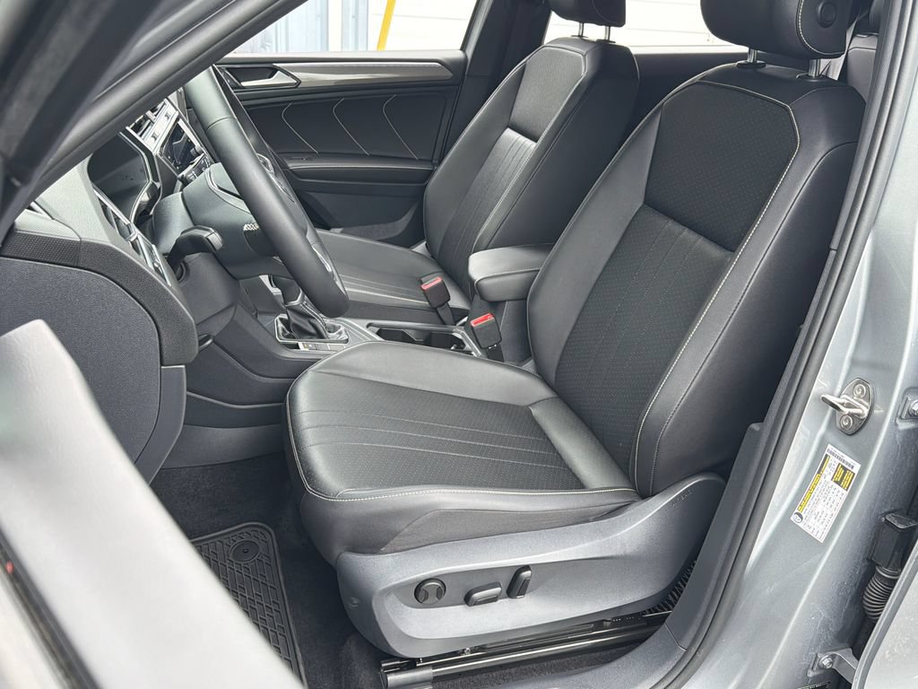 Certified 2023 Volkswagen Tiguan SE R-Line FWD image 16