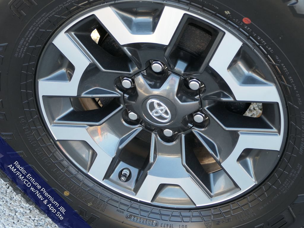 Used 2017 Toyota Tacoma TRD Off-Road AWD/4WD image 12