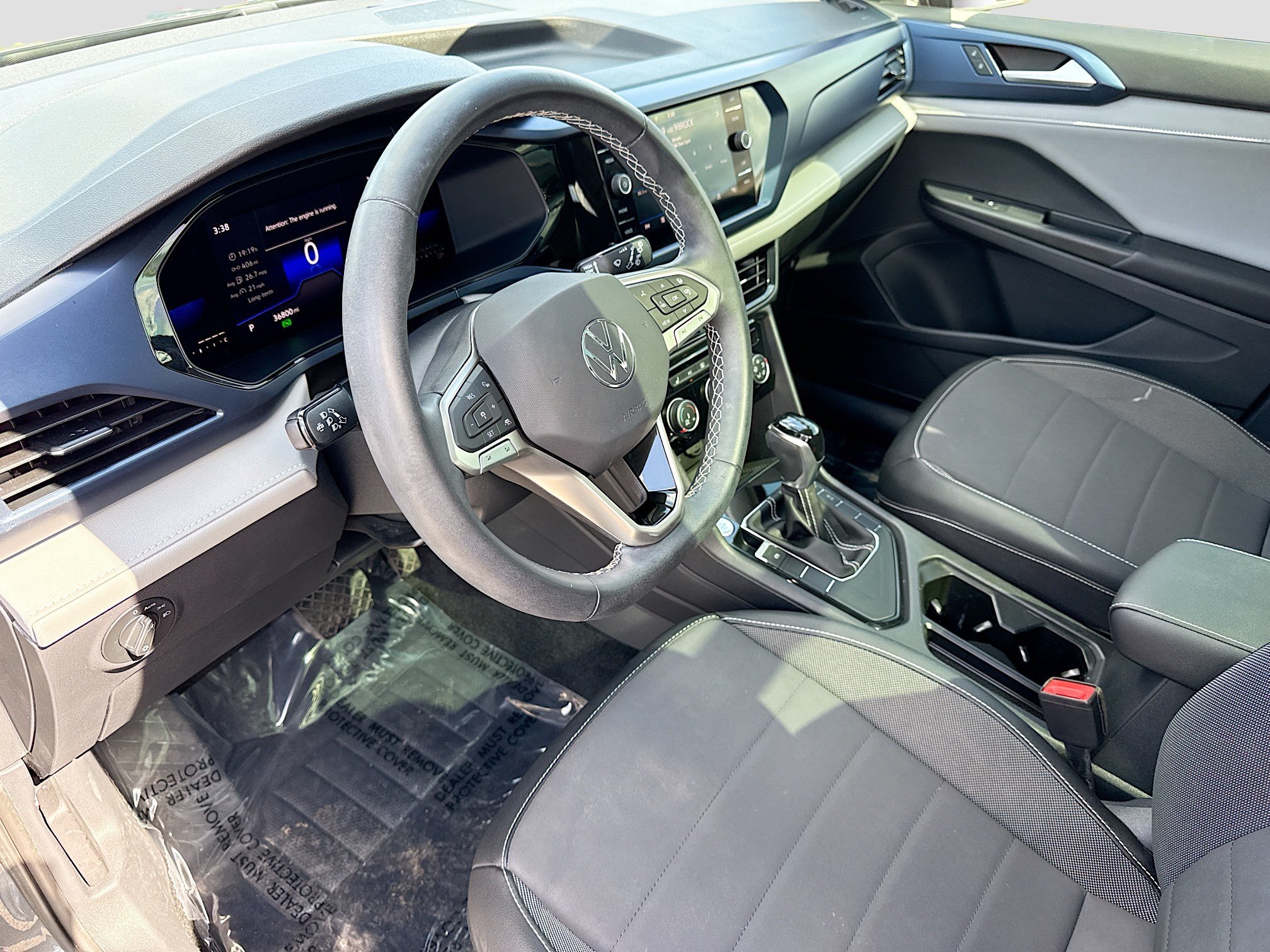 Used 2023 Volkswagen Taos SE w/ Panoramic Sunroof Package FWD image 25