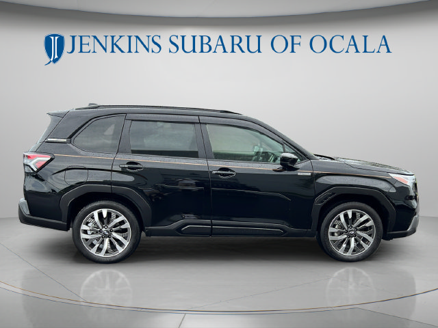 Used 2025 Subaru Forester Touring AWD/4WD image 2