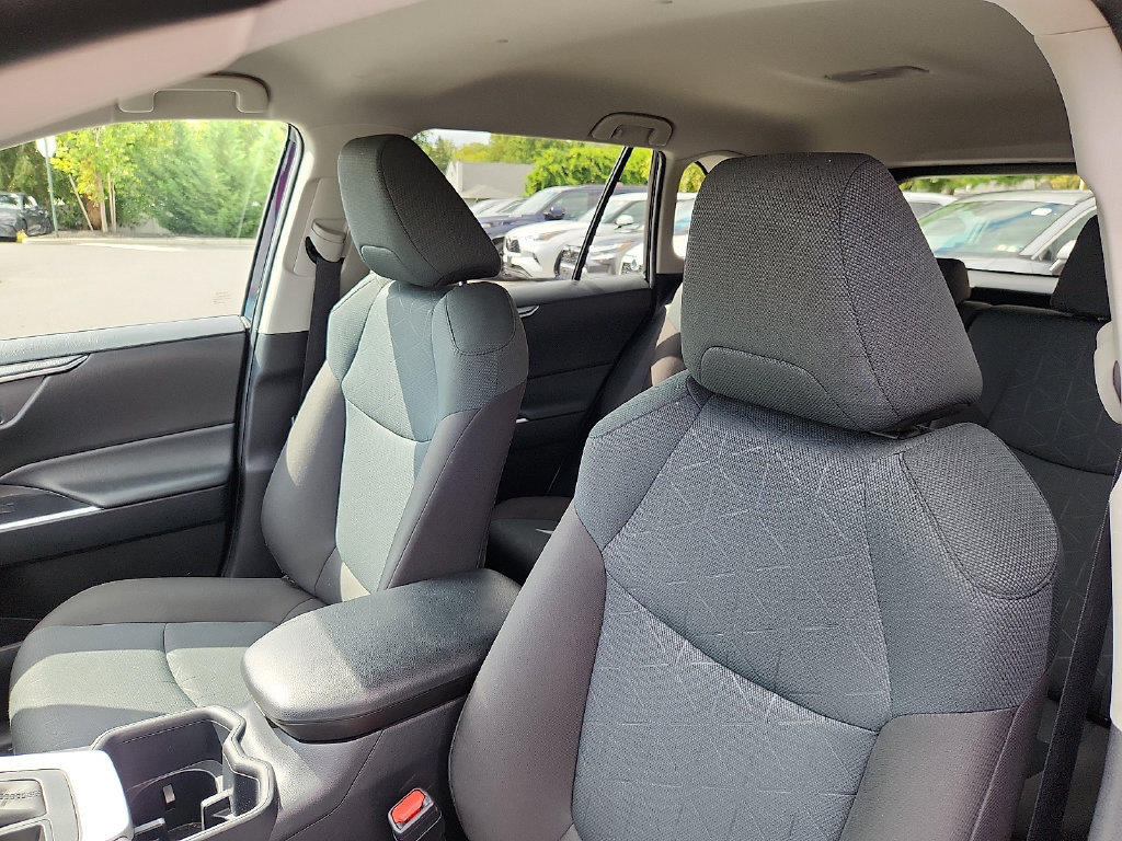 Certified 2025 Toyota RAV4 XLE FWD image 15