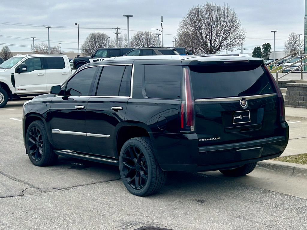 Used 2015 Cadillac Escalade Premium image 4