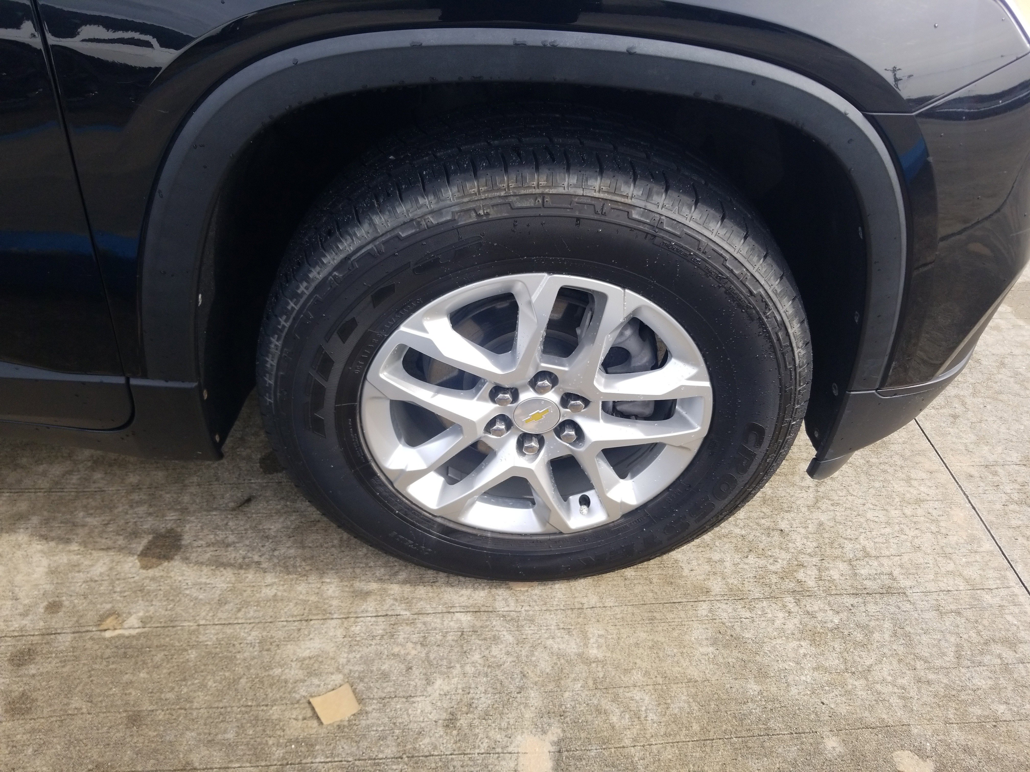 Used 2021 Chevrolet Traverse LS FWD image 22
