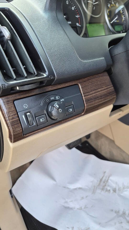 Used 2012 Land Rover LR2 HSE image 38