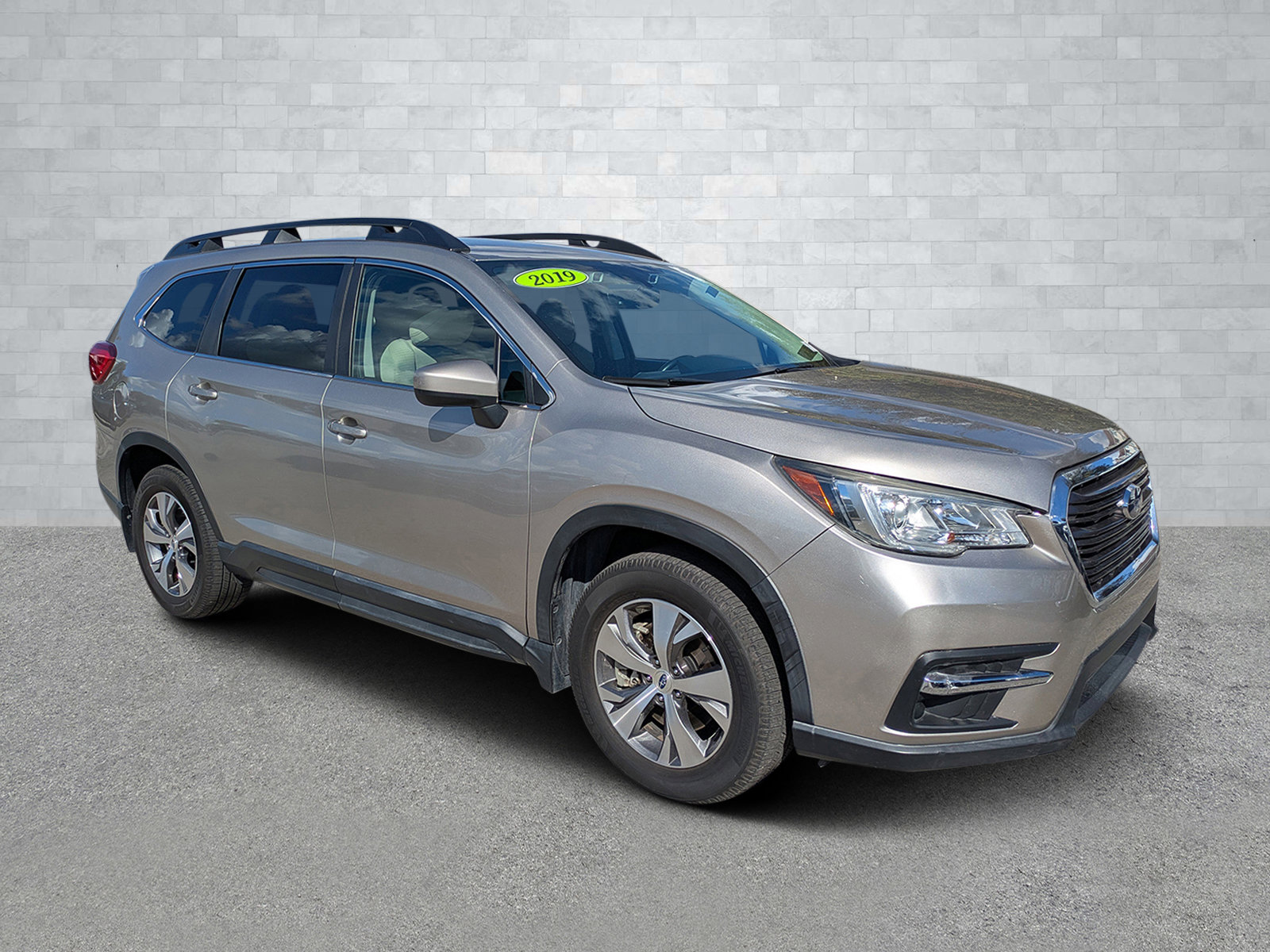 Used 2019 Subaru Ascent Premium image 2