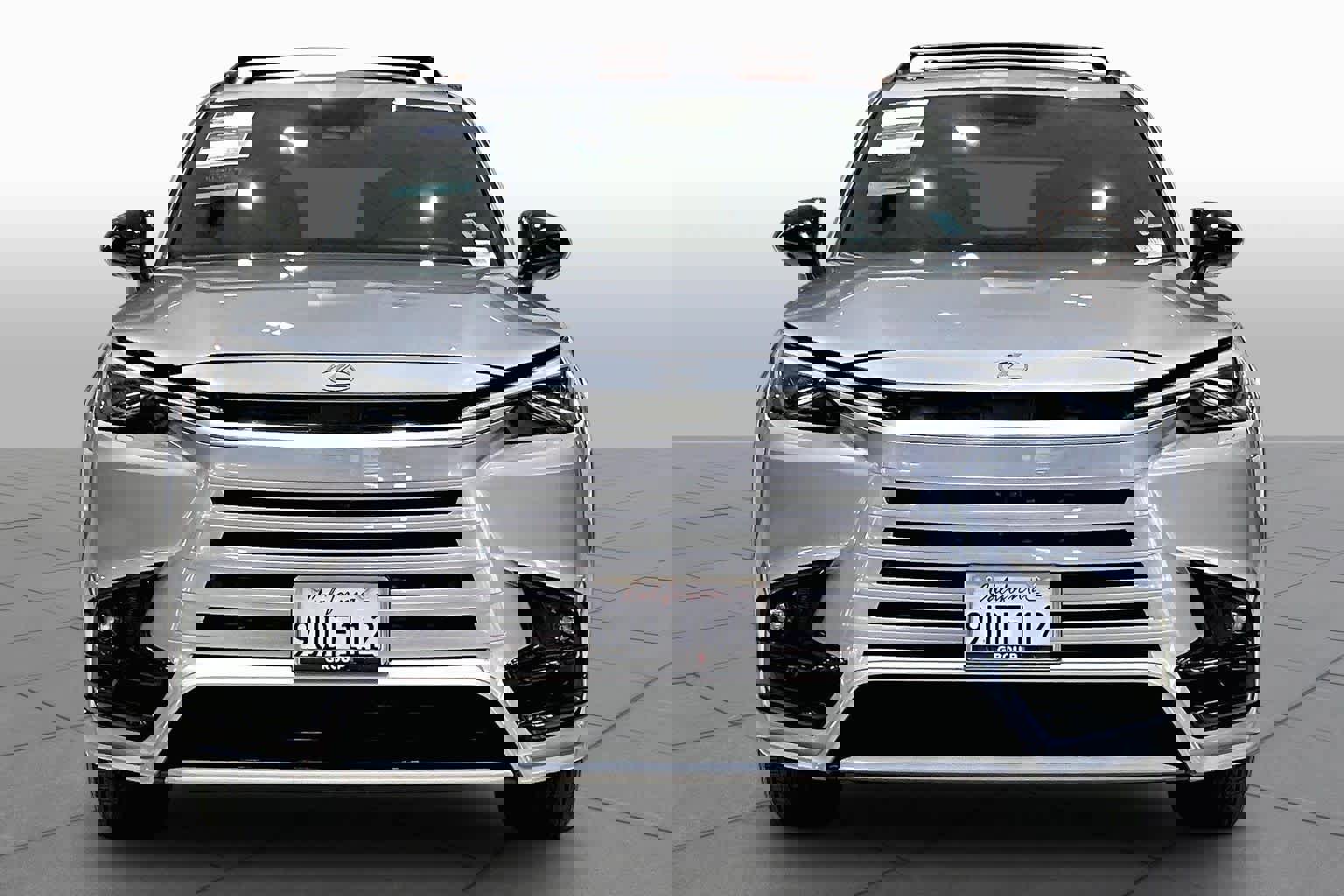 Used 2025 Lexus TX 500h AWD w/ Technology Package image 3