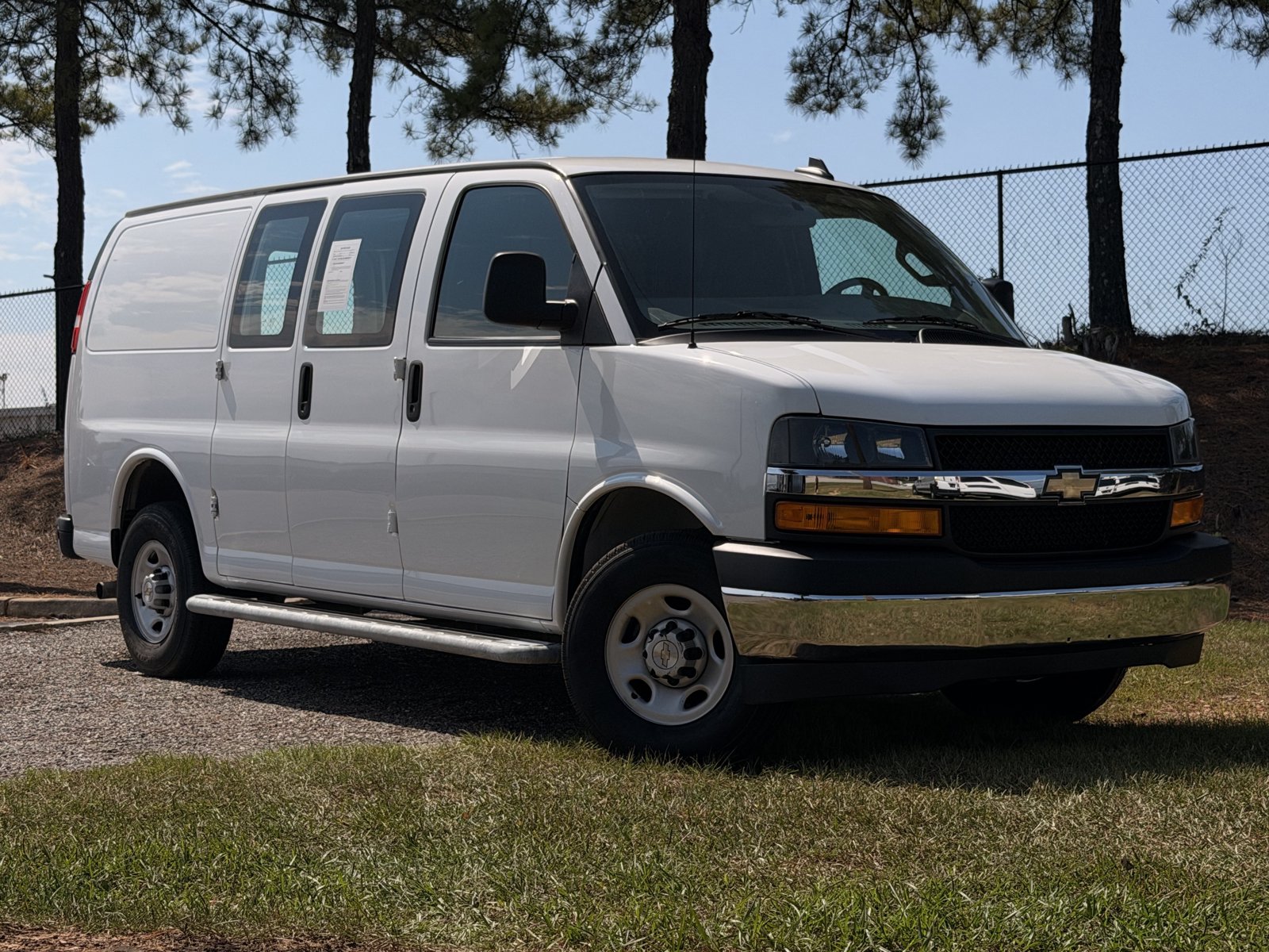 Used 2024 Chevrolet Express 2500 w/ Driver Convenience Package RWD image 2