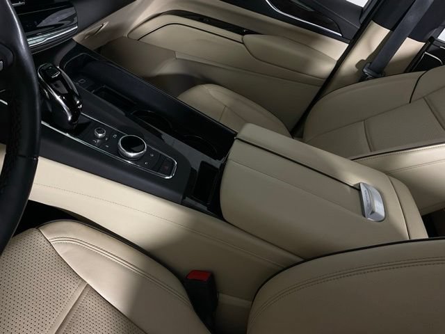 Certified 2024 Cadillac Escalade ESV Premium Luxury w/ Performance Package AWD/4WD image 15
