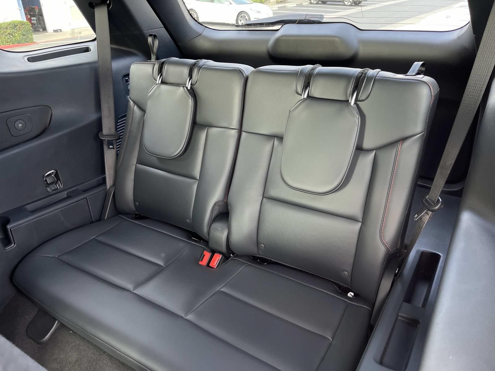 New 2026 Ford Explorer ST-Line w/ ST-Line Street Pack RWD image 15