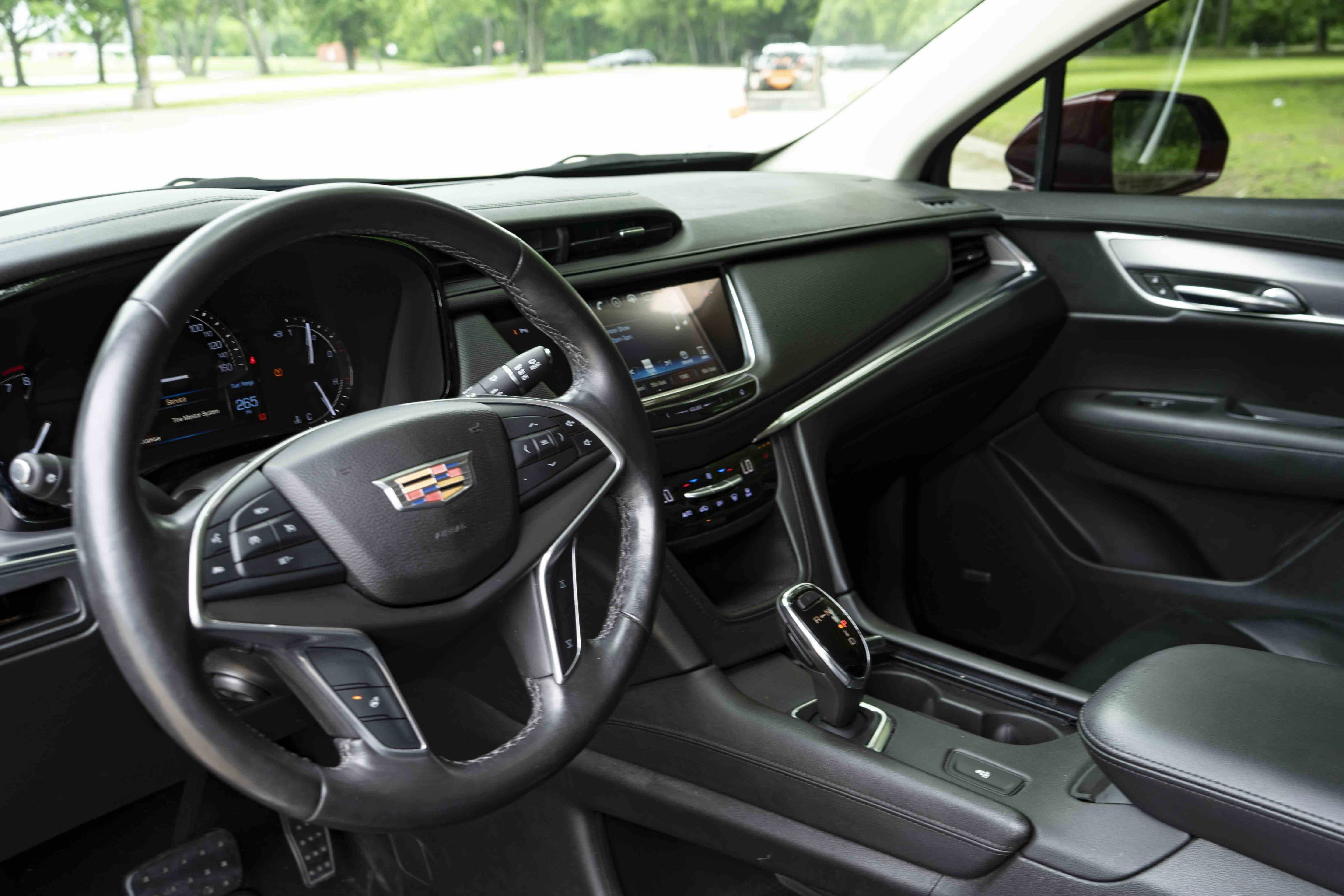 Used 2017 Cadillac XT5 Luxury image 16