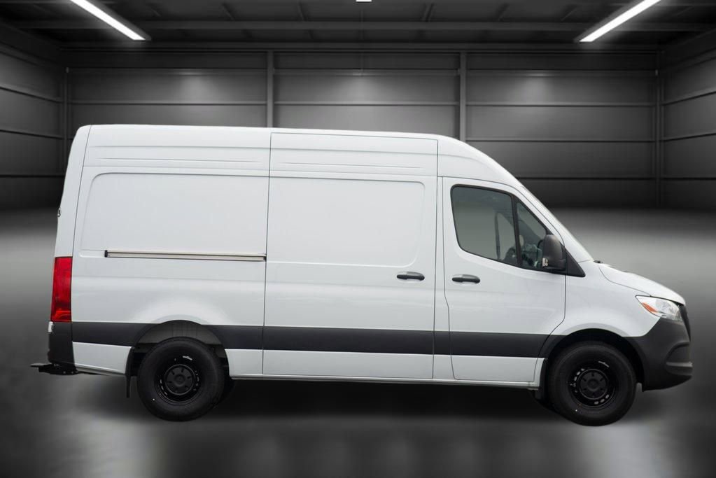 Used 2025 Mercedes-Benz Sprinter 2500 image 6