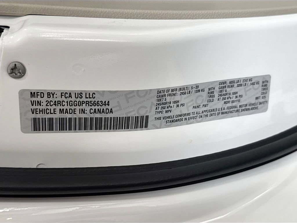 Used 2023 Chrysler Pacifica Limited image 28