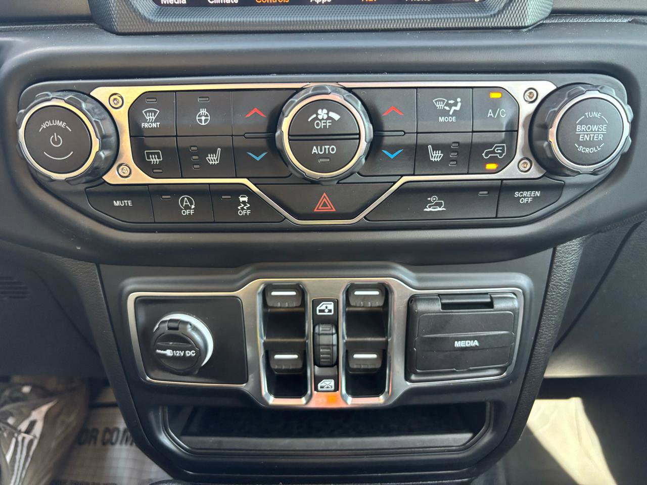 Used 2023 Jeep Wrangler Unlimited Sport image 24